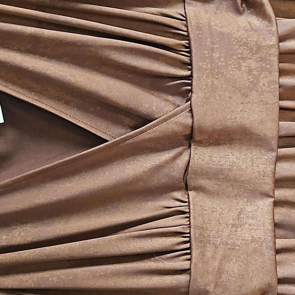 Bronze brown sleeveless silky tunic - Picture 4 of 8